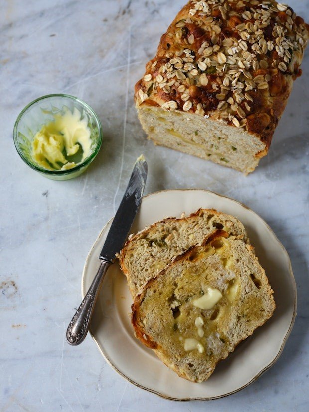 Savor the Heat Cheddar Jalapeño Oatmeal Bread Recipe